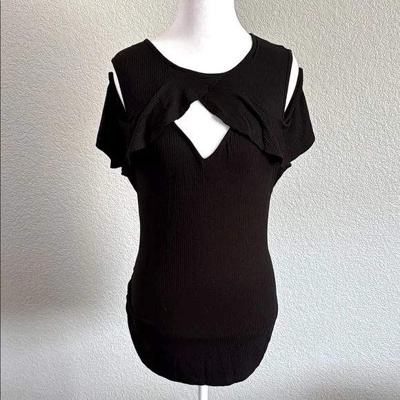 Candie's Black Ruffled Cap Sleeve Blouse large - Picture 2 of 5